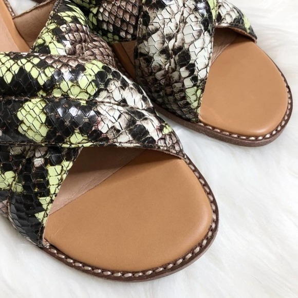 Madewell Slide Sandal in Snake Embossed Leather - Picture 3 of 12